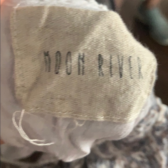 White Moon river brand blouse great condition - Picture 3 of 3